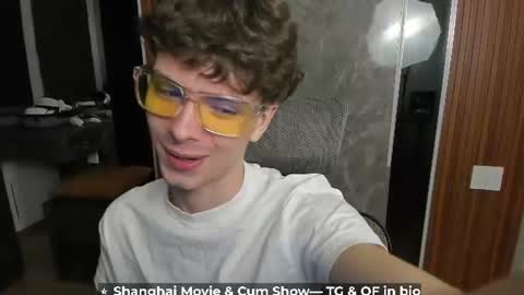 Snapshot of calvin_loves_you chatting on June 28, 2:23 pm Hey I am Calvin online show from June 28, 2:23 pm