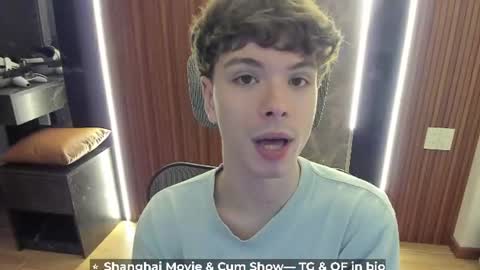Snapshot of calvin_loves_you chatting on June 30, 2:29 pm Hey I am Calvin online show from June 30, 2:29 pm