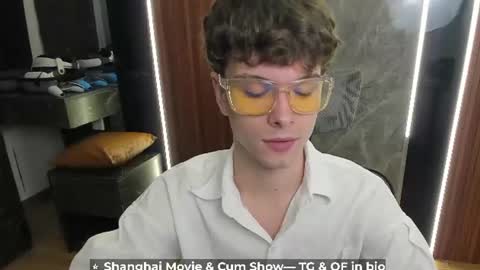 Snapshot of calvin_loves_you chatting on July 3, 3:29 pm Hey I am Calvin online show from July 3, 3:29 pm