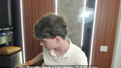 Snapshot of calvin_loves_you chatting on July 8, 3:05 pm Hey I am Calvin online show from July 8, 3:05 pm