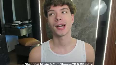 Snapshot of calvin_loves_you chatting on July 12, 9:44 am Hey I am Calvin online show from July 12, 9:44 am