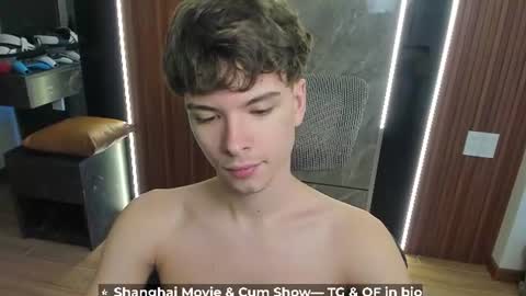 Snapshot of calvin_loves_you chatting on July 19, 9:35 am Hey I am Calvin online show from July 19, 9:35 am