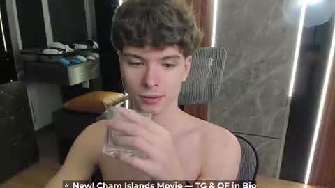 Snapshot of calvin_loves_you chatting on July 25, 3:20 pm Hey I am Calvin online show from July 25, 3:20 pm