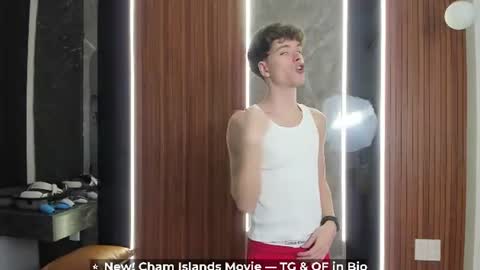 Snapshot of calvin_loves_you chatting on July 28, 3:21 pm Hey I am Calvin online show from July 28, 3:21 pm