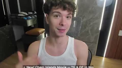 Snapshot of calvin_loves_you chatting on July 28, 4:39 pm Hey I am Calvin online show from July 28, 4:39 pm