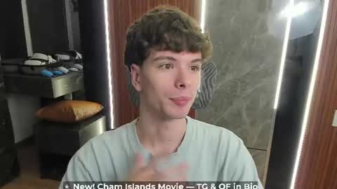Snapshot of calvin_loves_you chatting on August 1, 3:11 pm Hey I am Calvin online show from August 1, 3:11 pm