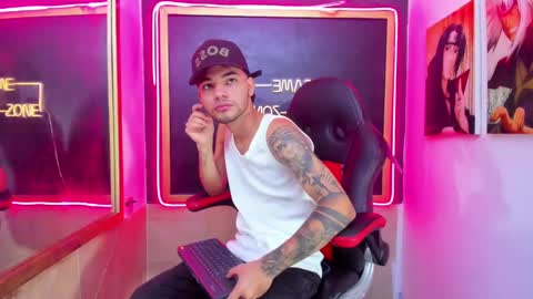 Snapshot of calvin_parker chatting on September 27, 4:28 am Calvin online show from September 27, 4:28 am