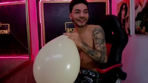 Snapshot of calvin_parker chatting on October 7, 4:31 am Calvin online show from October 7, 4:31 am