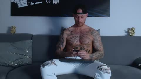 Calvin  online show from February 25, 8:51 pm