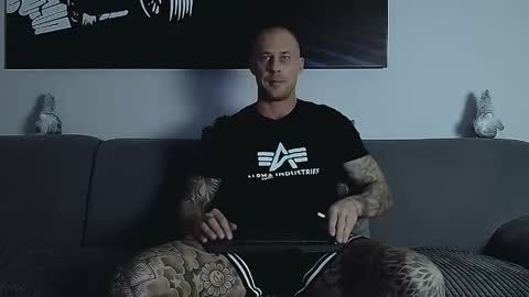 Calvin  online show from December 2, 11:00 pm