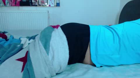 Snapshot of calvinjohnlad chatting on February 18, 12:04 am Calvinjohnlad online show from February 18, 12:04 am