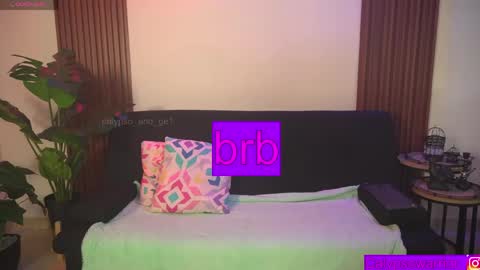 Snapshot of calypso_and_ge1 chatting on May 4, 7:32 pm Calypso and Kayla online show from May 4, 7:32 pm