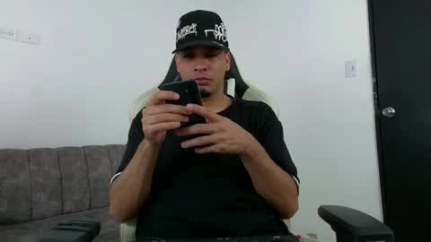 cam_xman online show from April 13, 1:38 pm