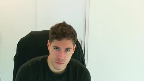 camara110 online show from November 25, 8:20 pm