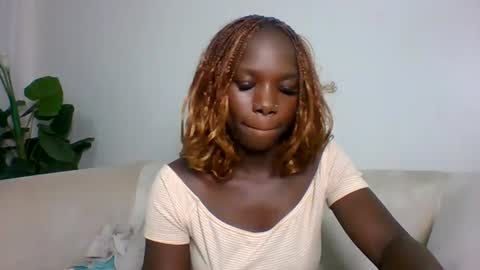 Snapshot of camclit chatting on June 15, 6:43 pm Princess online show from June 15, 6:43 pm