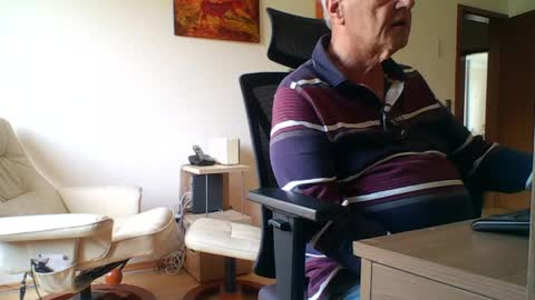 camcologne online show from April 9, 10:42 am