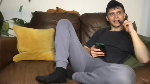 CamDoAttitude online show from April 19, 9:17 pm