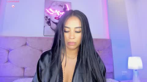 Snapshot of cameliaa_smiith chatting on December 6, 6:04 am Camelia Smith online show from December 6, 6:04 am