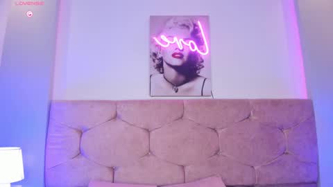 Snapshot of cameliaa_smiith chatting on December 20, 5:57 am Camelia Smith online show from December 20, 5:57 am