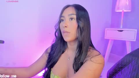 Snapshot of cameliaa_smiith chatting on October 21, 2:01 am Camelia Smith online show from October 21, 2:01 am