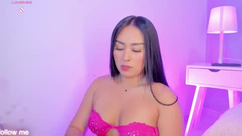 Snapshot of cameliaa_smiith chatting on November 19, 3:39 am Camelia Smith online show from November 19, 3:39 am