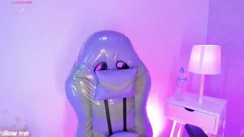 Snapshot of cameliaa_smiith chatting on November 20, 4:01 am Camelia Smith online show from November 20, 4:01 am