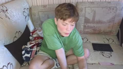 Snapshot of cameron_crowly chatting on February 3, 9:52 am Cameron online show from February 3, 9:52 am