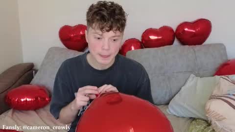 Snapshot of cameron_crowly chatting on February 13, 9:09 am Cameron online show from February 13, 9:09 am