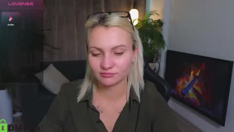 Cameron online show from October 22, 9:20 am