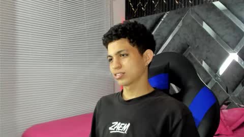 Snapshot of cameron_lux4 chatting on May 24, 3:22 am CAMERON online show from May 24, 3:22 am