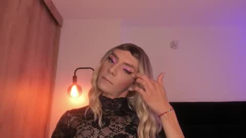 Snapshot of cameron_lyra chatting on February 2, 1:26 am Cameron online show from February 2, 1:26 am