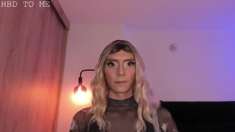 Snapshot of cameron_lyra chatting on February 13, 11:23 pm Cameron online show from February 13, 11:23 pm