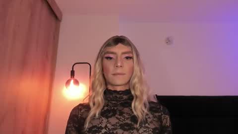 Snapshot of cameron_lyra chatting on February 20, 1:13 am Cameron online show from February 20, 1:13 am