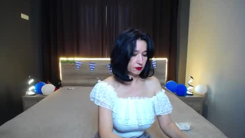 Snapshot of cameronenns chatting on October 5, 6:45 am Cameronenns online show from October 5, 6:45 am