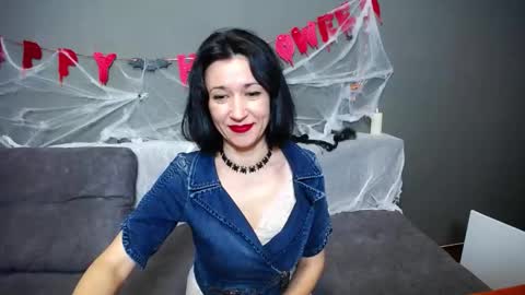 Snapshot of cameronenns chatting on October 25, 6:43 am Cameronenns online show from October 25, 6:43 am