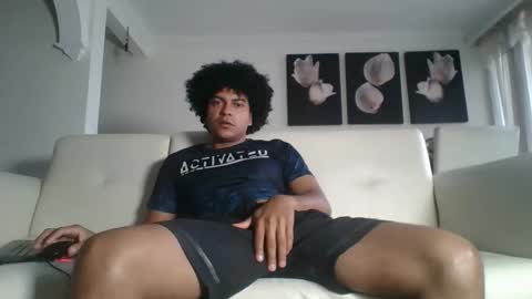 Snapshot of camfaber chatting on December 3, 4:49 pm Stiven online show from December 3, 4:49 pm