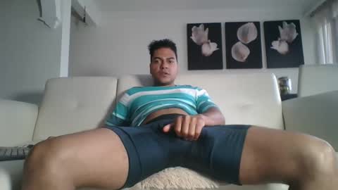 Snapshot of camfaber chatting on December 4, 4:38 pm Stiven online show from December 4, 4:38 pm