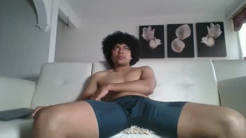 Snapshot of camfaber chatting on February 22, 3:21 pm Stiven online show from February 22, 3:21 pm