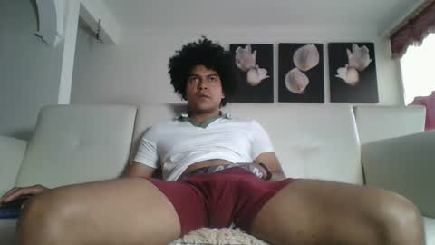 Snapshot of camfaber chatting on February 24, 3:21 pm Stiven online show from February 24, 3:21 pm