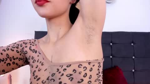 Snapshot of cami_vargas chatting on April 29, 12:42 pm Camila online show from April 29, 12:42 pm