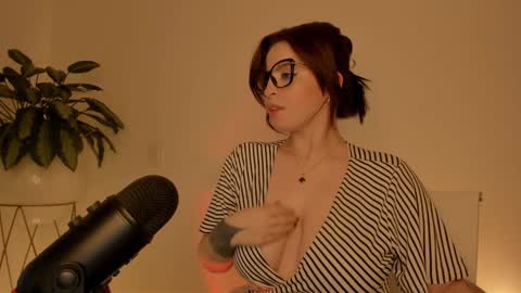 camila   online show from December 22, 7:31 pm