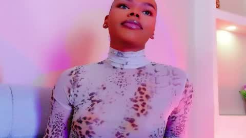 camiestrada online show from February 12, 9:10 pm