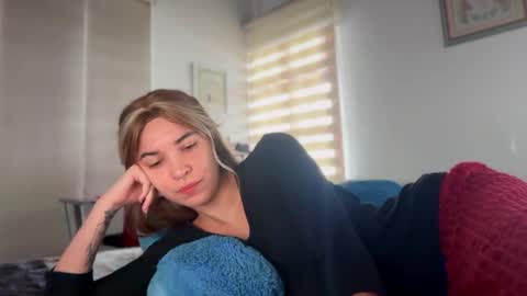 camii19y online show from November 28, 4:09 pm