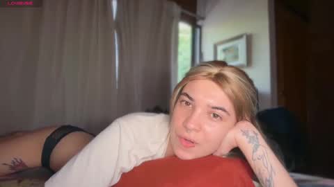 camii19y online show from April 16, 9:39 pm