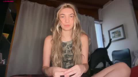 camii19y online show from April 19, 10:01 pm