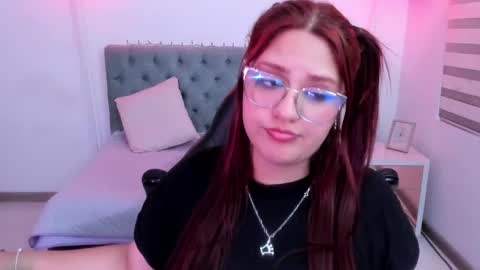 Snapshot of camiila_osorio chatting on January 17, 9:49 am Camila Osorio online show from January 17, 9:49 am