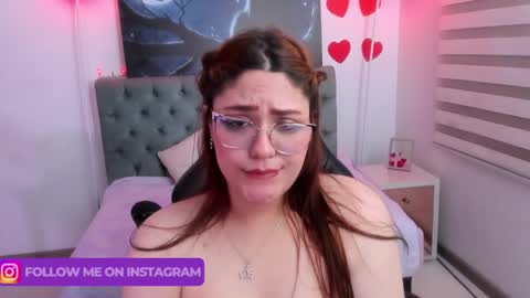 Snapshot of camiila_osorio chatting on March 6, 6:41 am Camila Osorio online show from March 6, 6:41 am