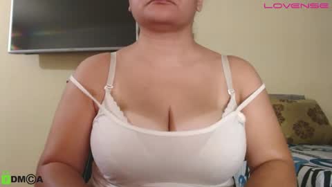 Snapshot of camiilahotxxx chatting on September 9, 2:49 pm Camila  online show from September 9, 2:49 pm