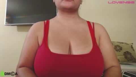 Snapshot of camiilahotxxx chatting on September 29, 4:34 pm Camila  online show from September 29, 4:34 pm