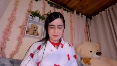 Snapshot of camiilalopee chatting on June 23, 12:41 am Camii Lopez online show from June 23, 12:41 am
